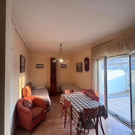 2' From Apartmán